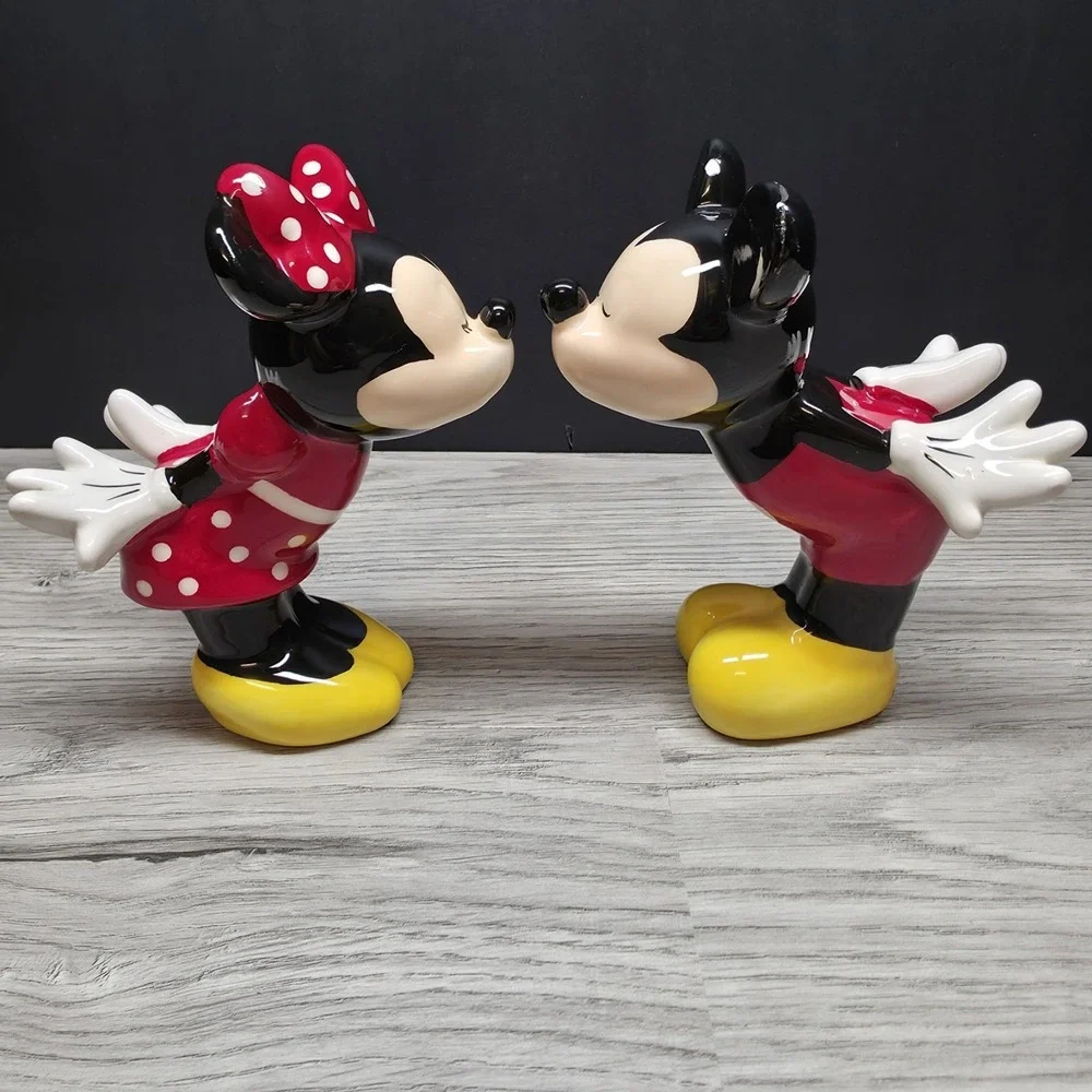 Disney Mickey & Minie Mouse - Salt & Pepper Shaker Set - Decorative - Read Descr
